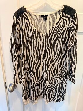 H&M Zebra Print Top Faux Leather Shoulder Detail Black White Long Sleeve Small